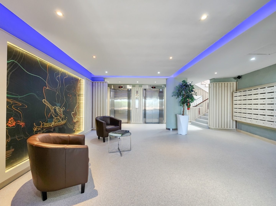 1 Bedroom Property for Sale in Sea Point Western Cape